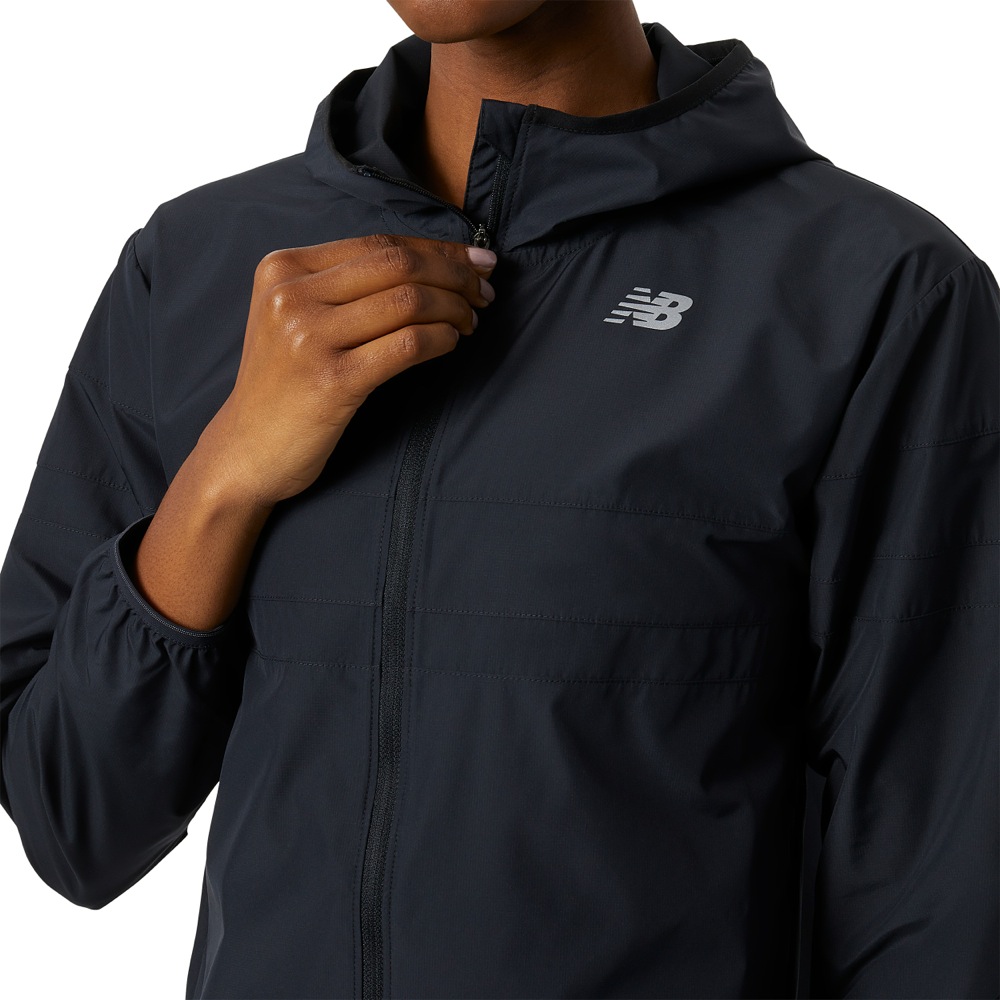 Chaqueta de mujer New Balance Cortaviento Negro