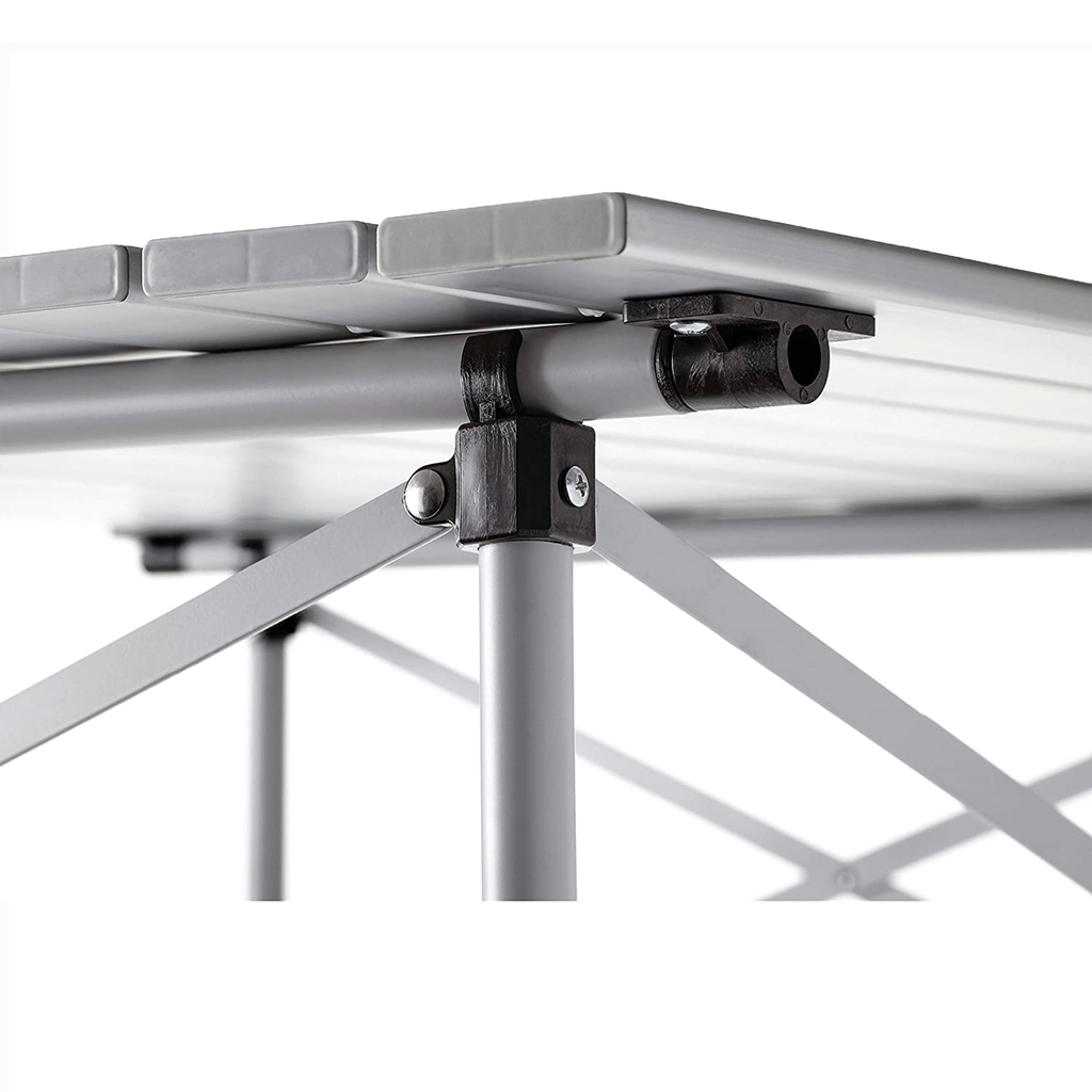 Mesa pequeña compacta de aluminio para acampar Coleman Plateada